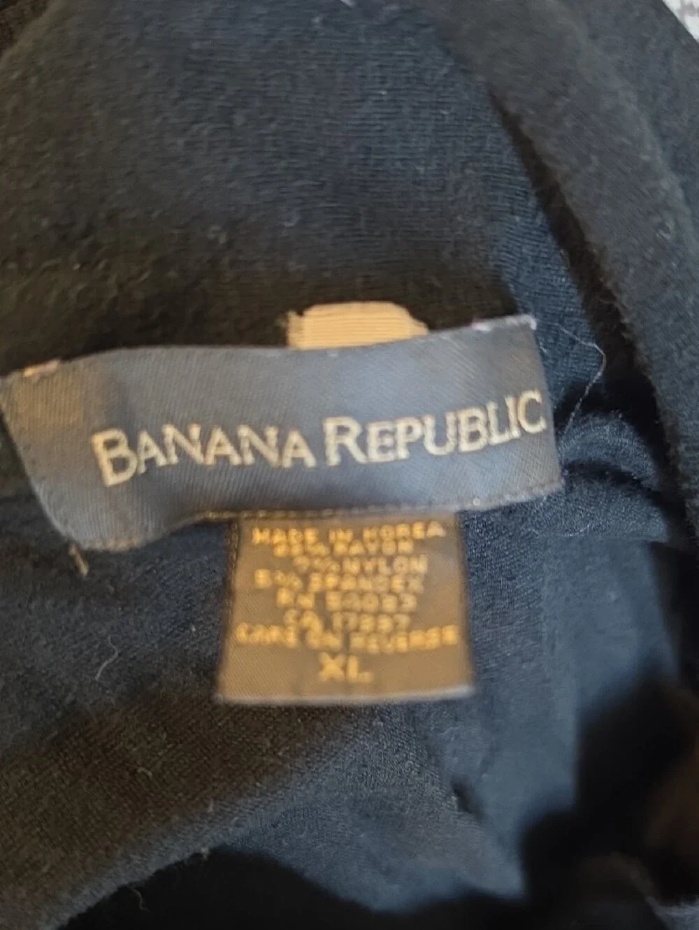 Banana Republic simple black